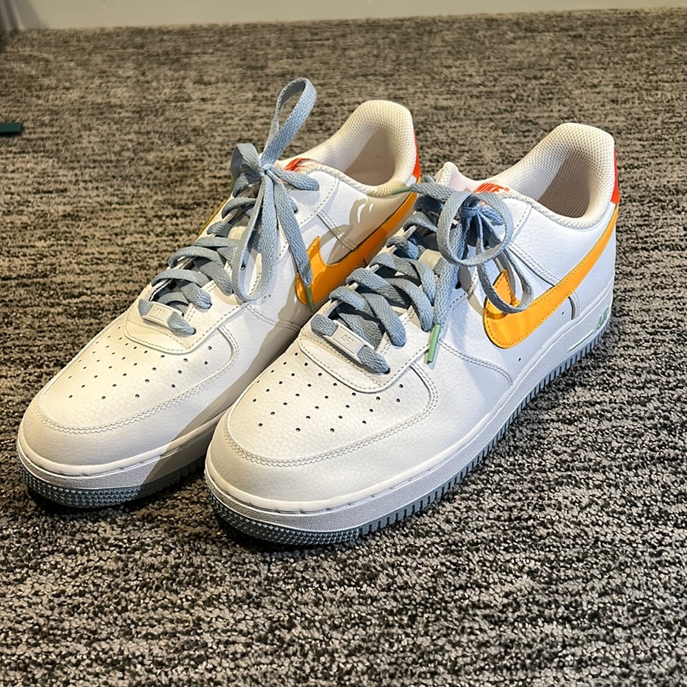 Nike airforce 1’s. Never worn, excellent condition